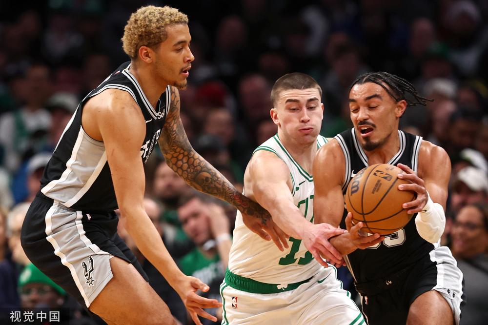 首日比赛 首日比赛